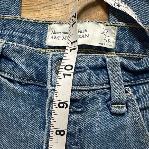 Abercrombie & Fitch mom Jean 27/4 buttonfly distressed medium wash - Picture 6 of 10